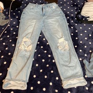 Very cute and comfy mom jeans lose